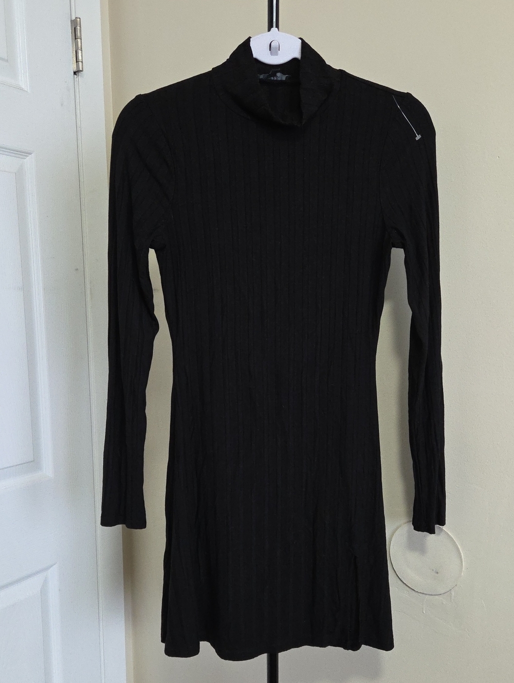 Love Tree Black Ribbed Turtleneck Long Sleeve Dress